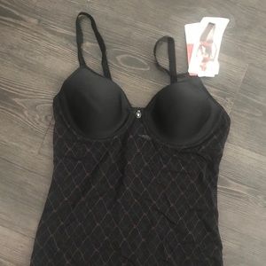 Shaping Triumph lingerie top